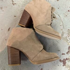 Stylish Tan Ankle Boots